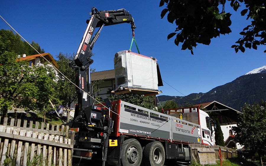 REDER Transporte – LKW Ladekräne REDER Transporte – LKW Ladekräne