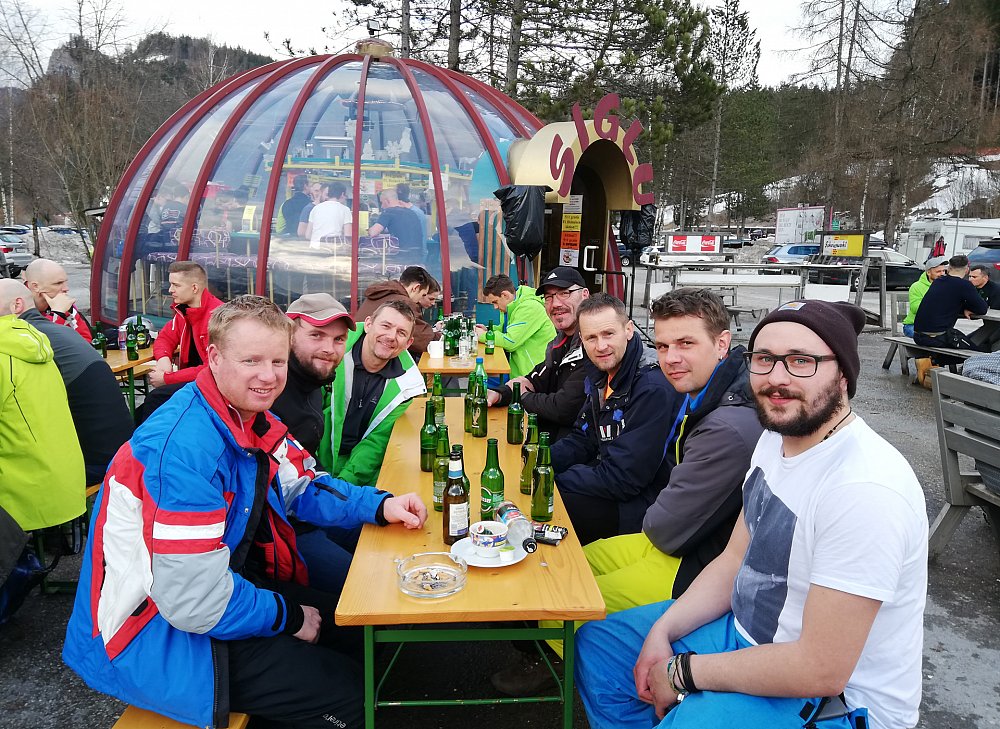 Gruppenbild auf der Schipiste