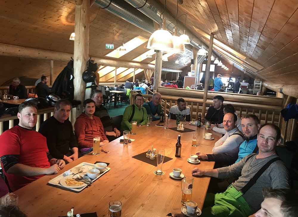 Gruppenbild auf der Schipiste