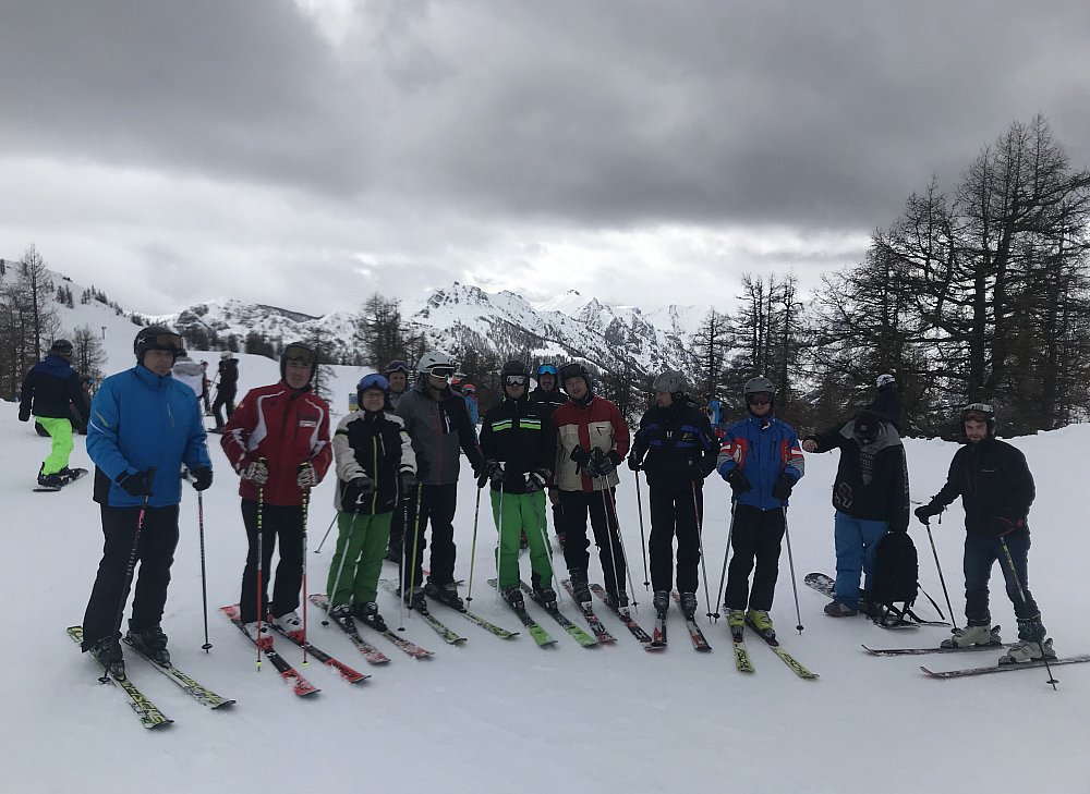 Gruppenbild auf der Schipiste