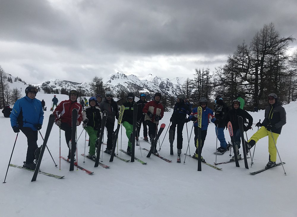 Gruppenbild auf der Schipiste